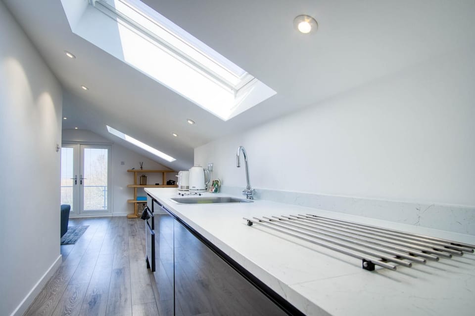 Y Llofft - 1 Bedroom Apartment - Llanrhidian (10125)