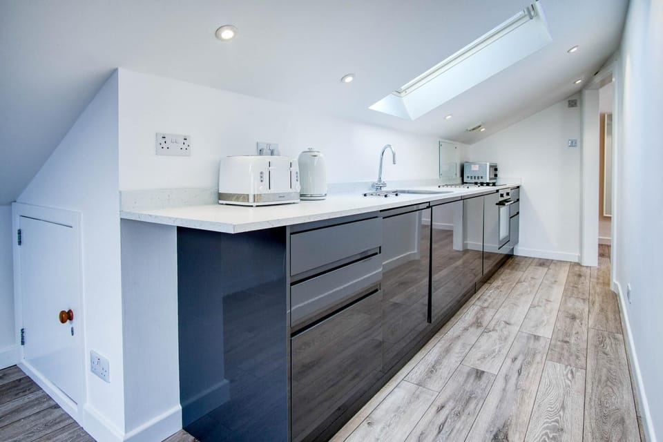 Y Llofft - 1 Bedroom Apartment - Llanrhidian (10126)