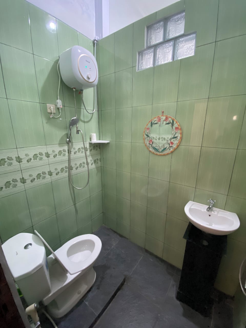Soap, shampoo, toilet paper