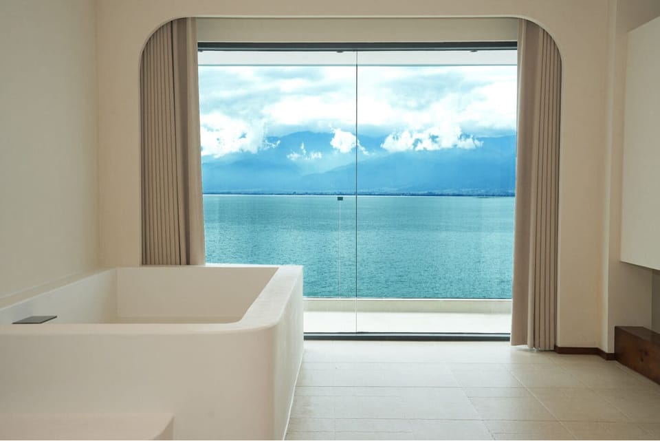 Premium Suite, Ocean View | Bathroom | Free toiletries, hair dryer, slippers, towels
