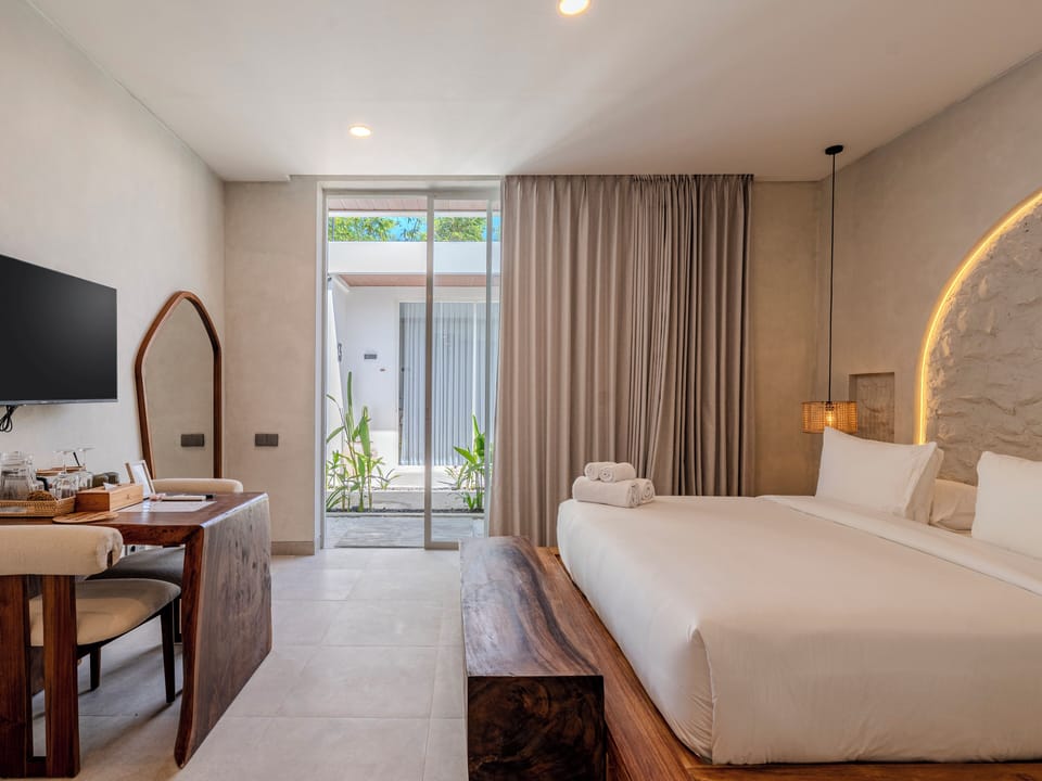 Deluxe Studio Suite | Premium bedding, down comforters, minibar, in-room safe