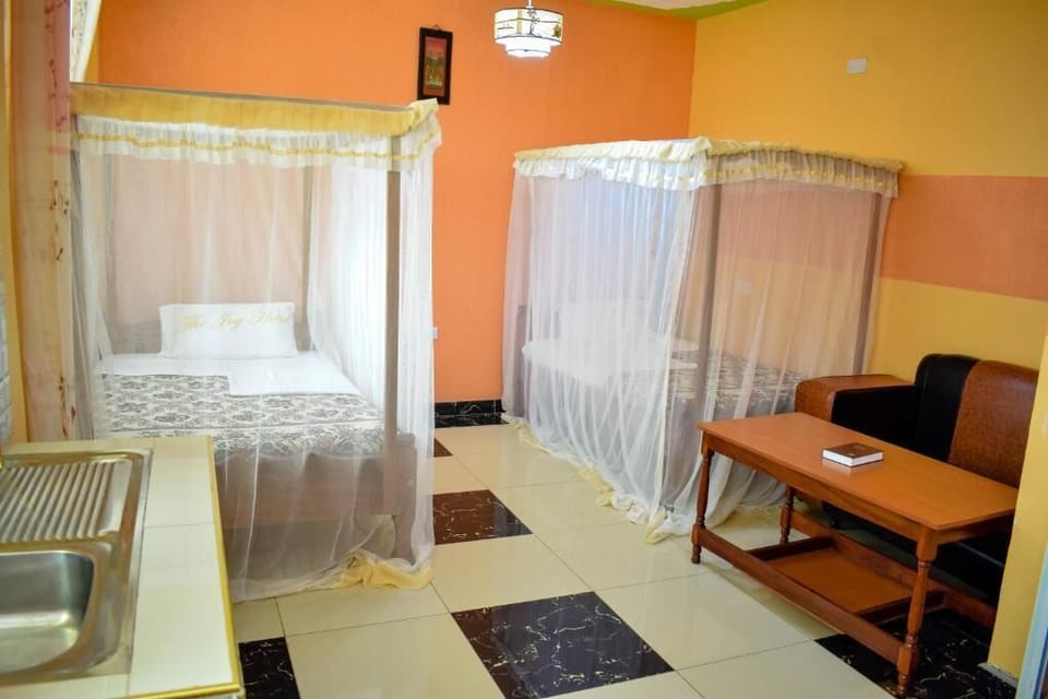 Deluxe Twin Room, City View | Free WiFi, bed sheets