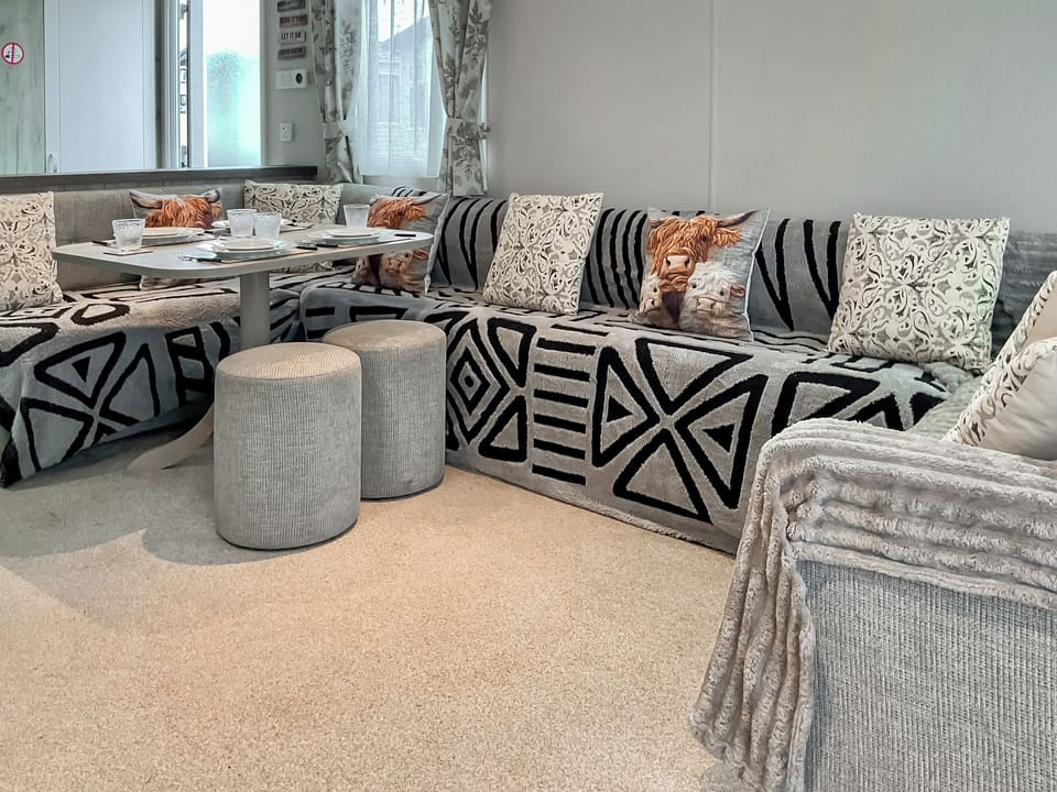 Open plan living space | 54 Beach Retreat, Burnham-on-Sea
