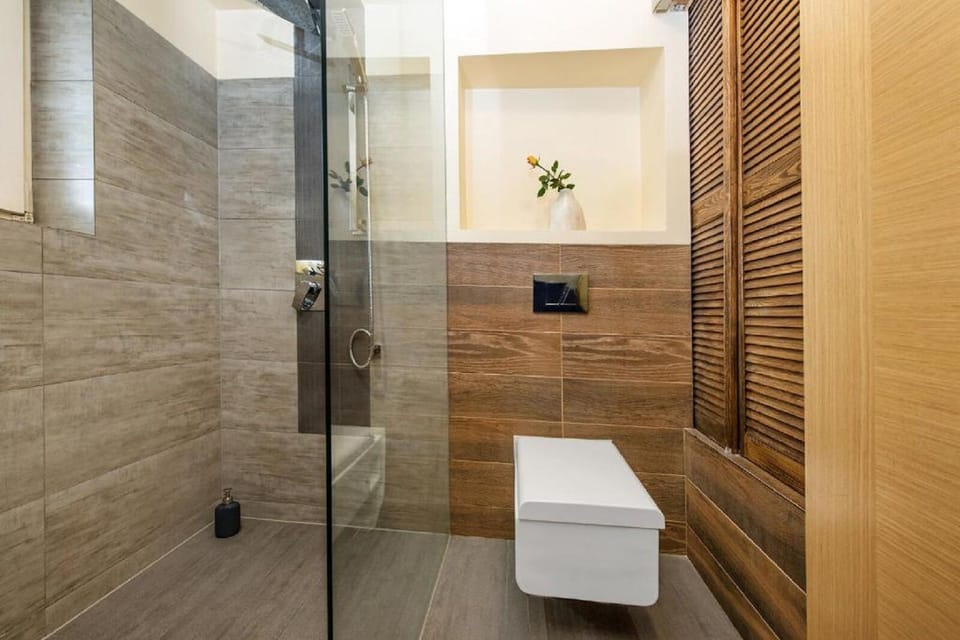 Apartment, Balcony | Bathroom | Shower, hair dryer, towels, soap