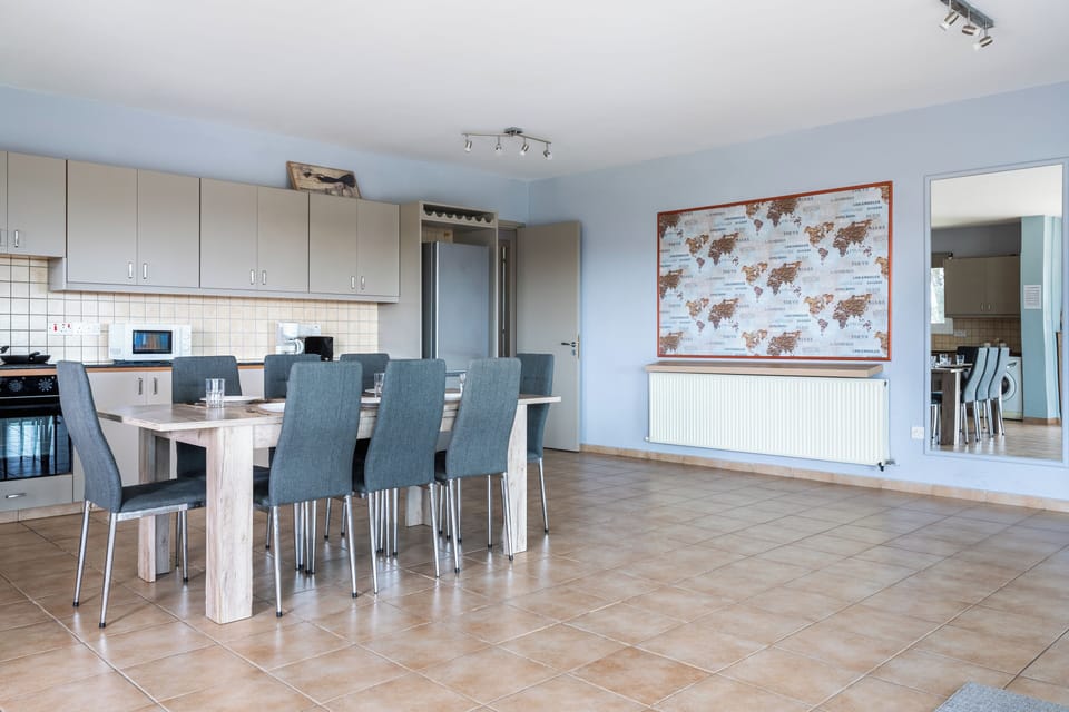 Apartment, 2 Bedrooms, Kitchen, City View | Dining room