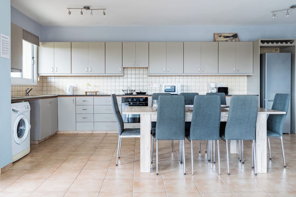 Apartment, 2 Bedrooms, Kitchen, City View | Dining room