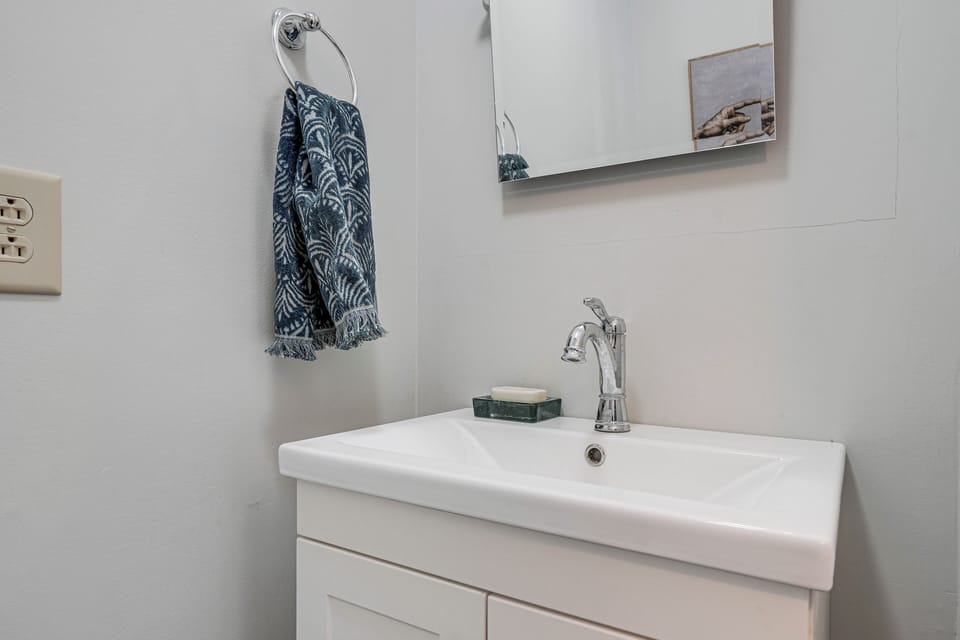 Half Bathroom | 1st Floor