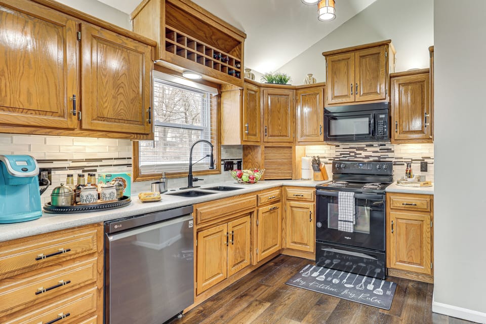 Kitchen | Drip & Keurig Coffee Makers | Main Level