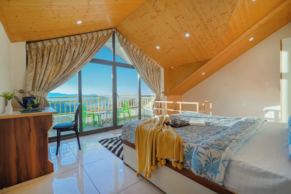 Apartment, Balcony, Hill View | Iron/ironing board, free WiFi