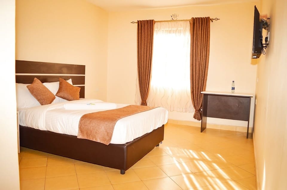 Deluxe Double Room, Garden View | Free WiFi, bed sheets