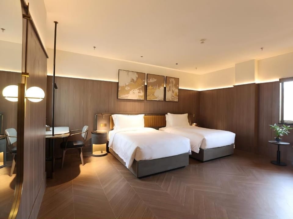 Deluxe Twin Room | Premium bedding, down comforters, free minibar, in-room safe