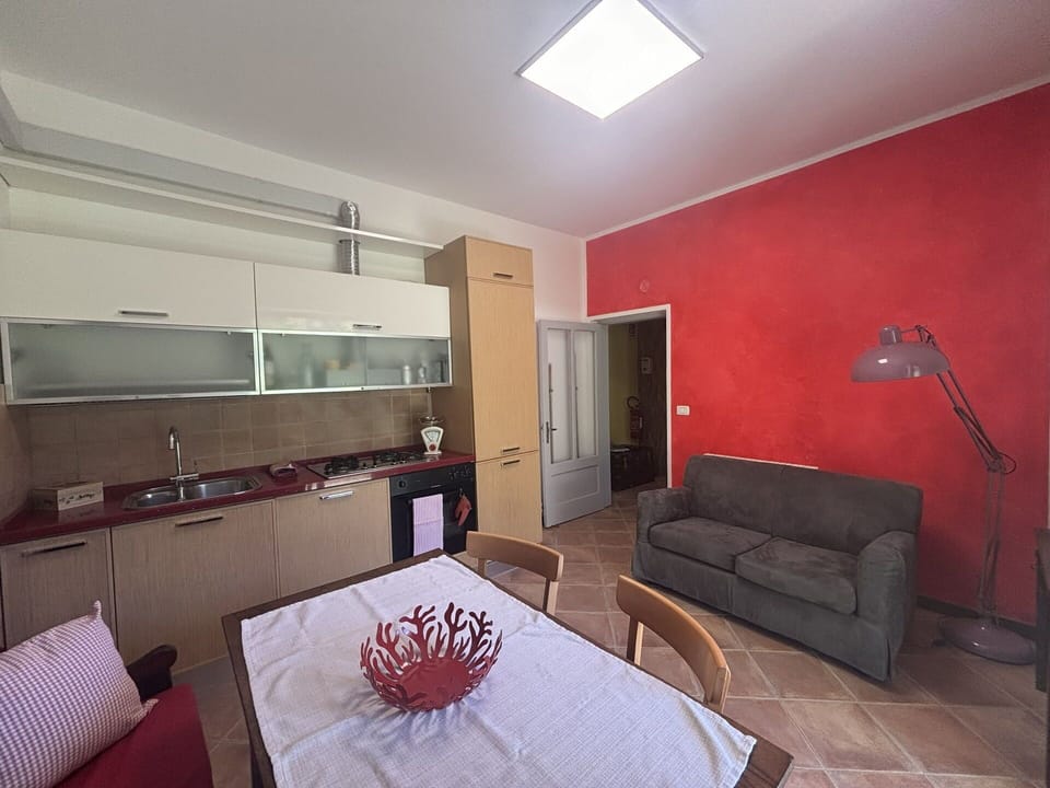 Autumn, Kitchen, Living Room, Spring, Summer