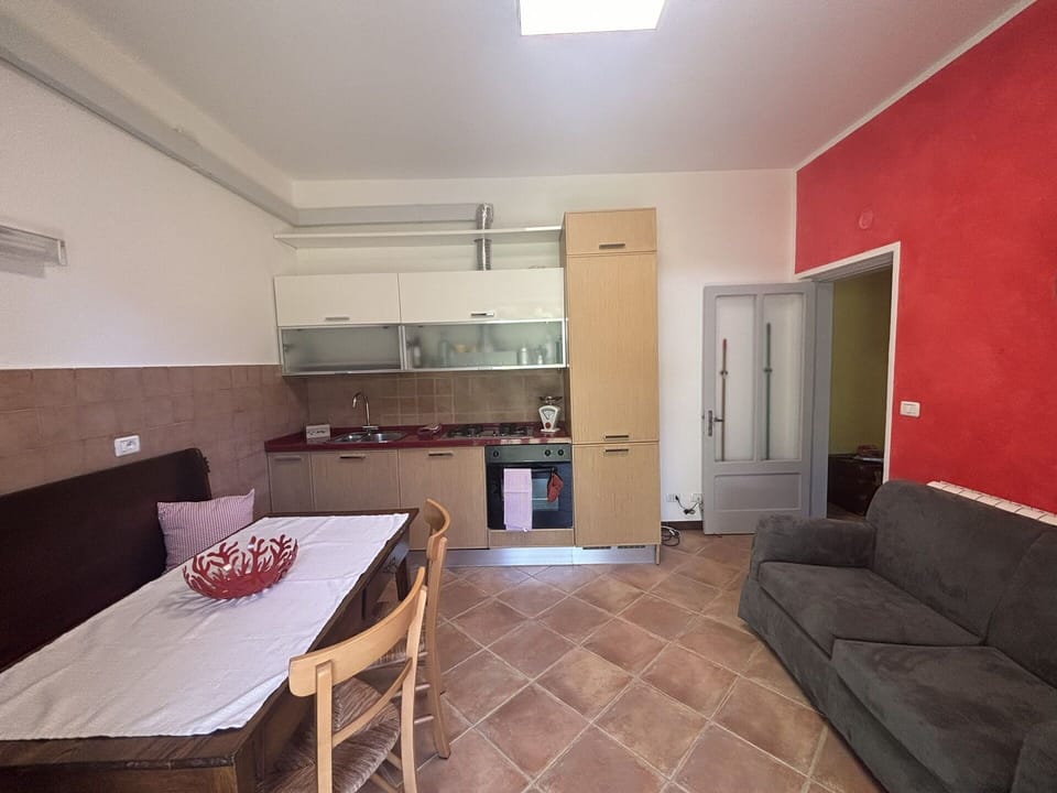 Autumn, Kitchen, Living Room, Spring, Summer