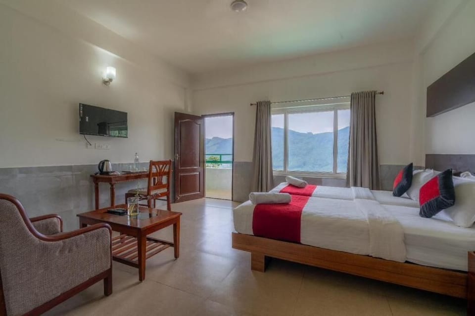Deluxe Double Room, Balcony, Mountain View | Soundproofing, free WiFi