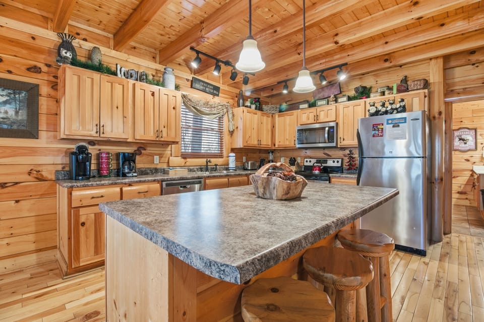 Signature Cabin, 3 Bedrooms, Hot Tub | Private kitchen | Fridge, microwave, oven, stovetop