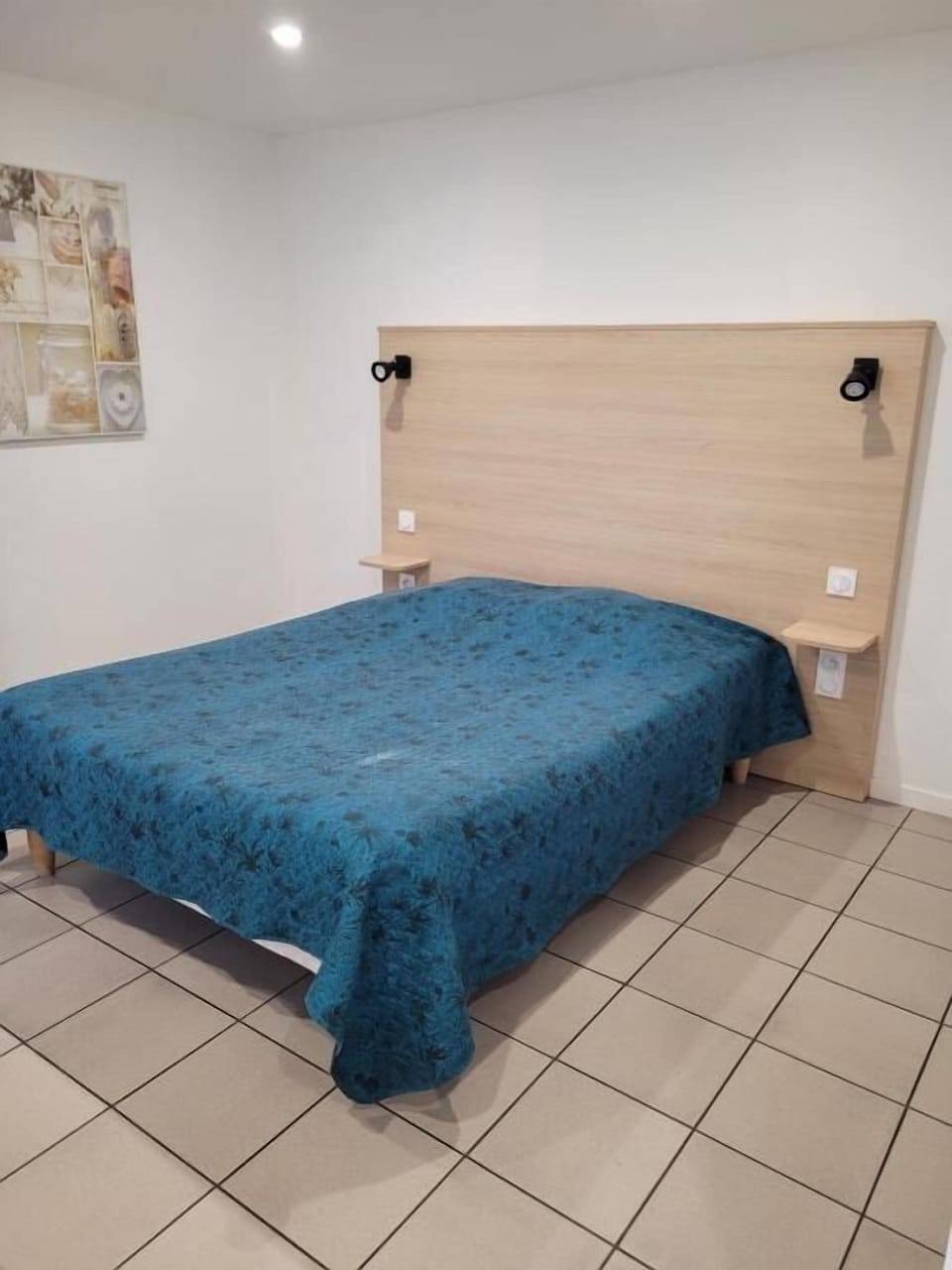 Iron/ironing board, free WiFi