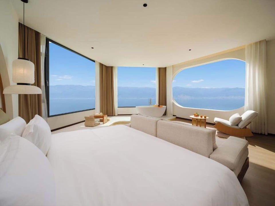 Signature Suite, Sea View | Laptop workspace, blackout drapes, soundproofing