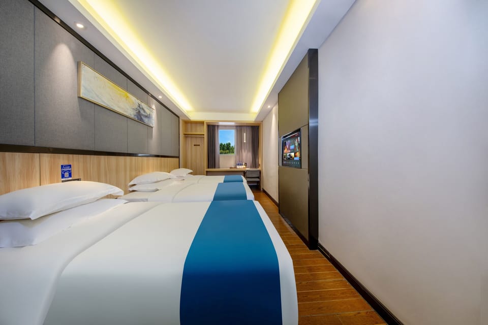 Superior Triple Room, City View | Laptop workspace, free WiFi, bed sheets
