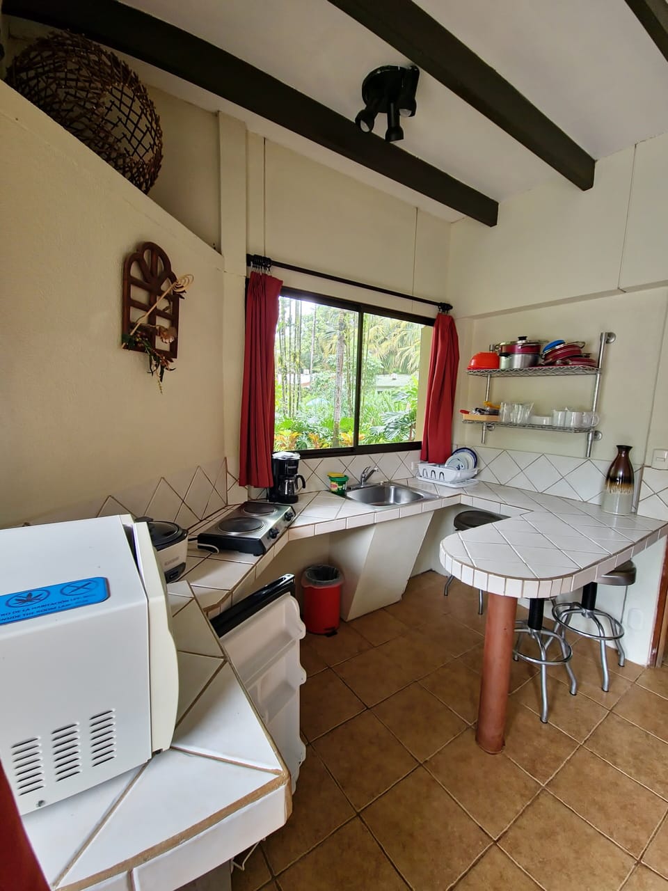 Family Double Room | Private kitchen | Coffee/tea maker, coffee grinder