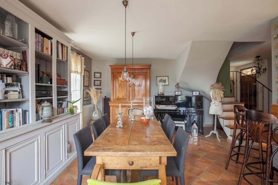 House | 5 bedrooms, Internet