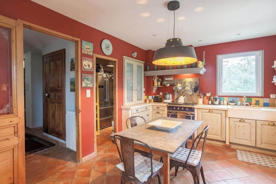 House | 5 bedrooms, Internet
