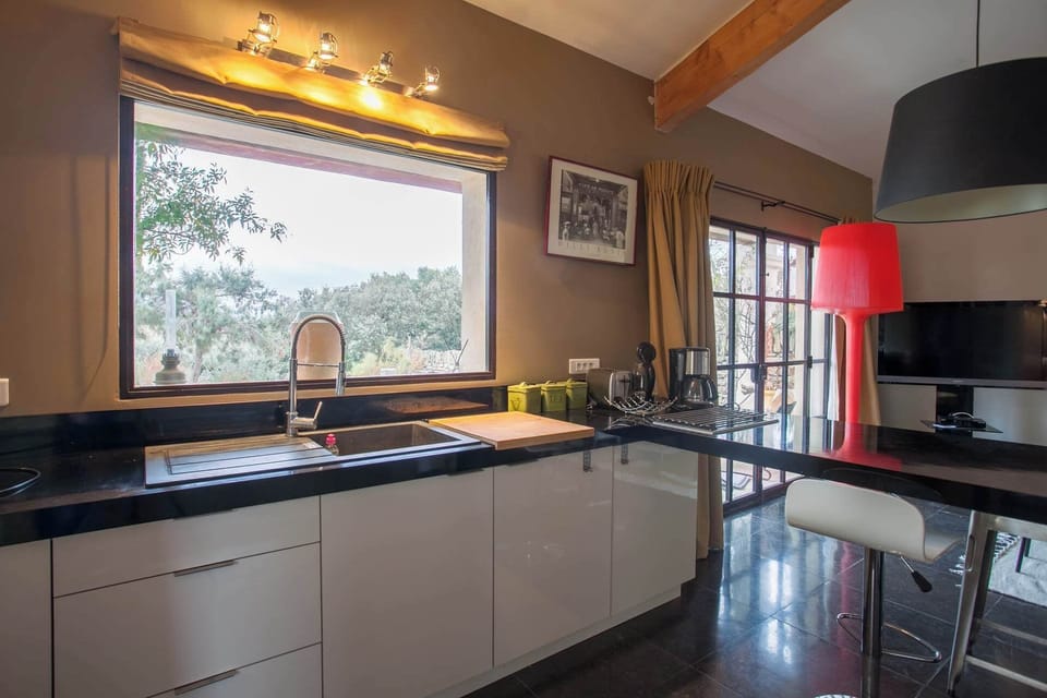 House | 5 bedrooms, Internet