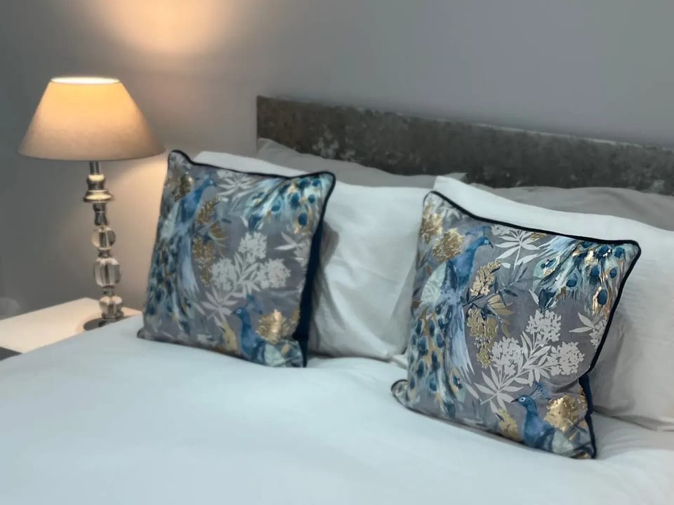 Double Room, Courtyard View | Desk, laptop workspace, iron/ironing board