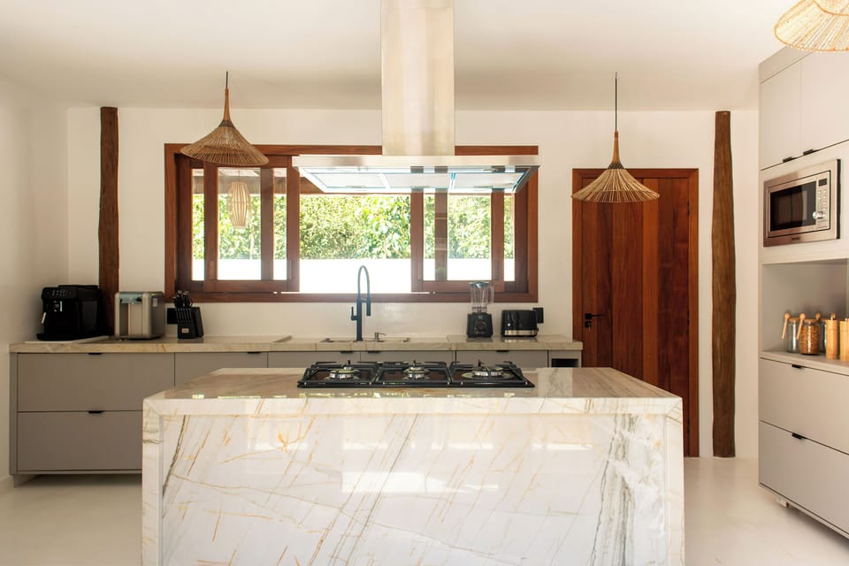 Deluxe House, Pool View | Private kitchen | Microwave, oven, stovetop, cookware/dishes/utensils
