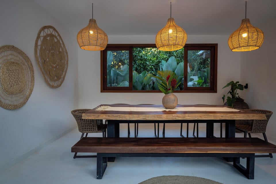 Deluxe House, Pool View | Dining