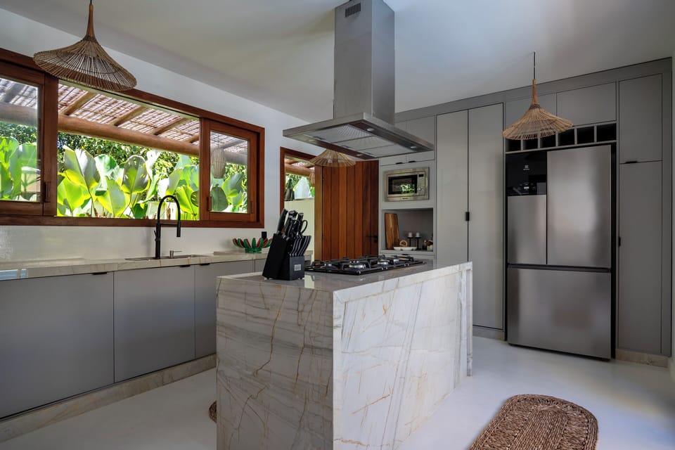 Deluxe House, Pool View | Private kitchen | Microwave, oven, stovetop, cookware/dishes/utensils