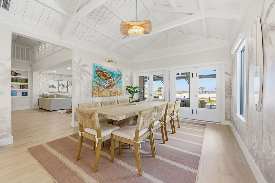 Gather ’round, feast your eyes (and your appetite)! Our dining area is perfect for hearty meals, laughter-filled conversations, and maybe even a little friendly competition over the last slice.