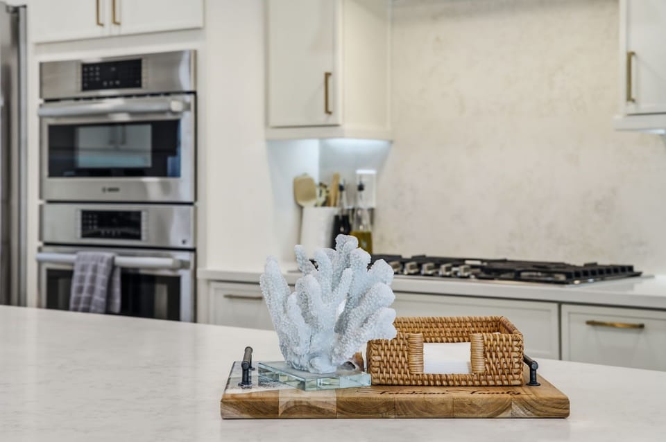 Whip it, bake it, sauté it! Our kitchen is your culinary playground—perfect for solo meals, family feasts, or impressing friends with your secret recipes.