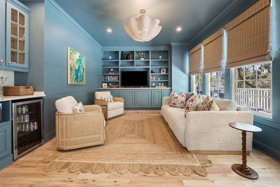 House, 5 Bedrooms | Living area