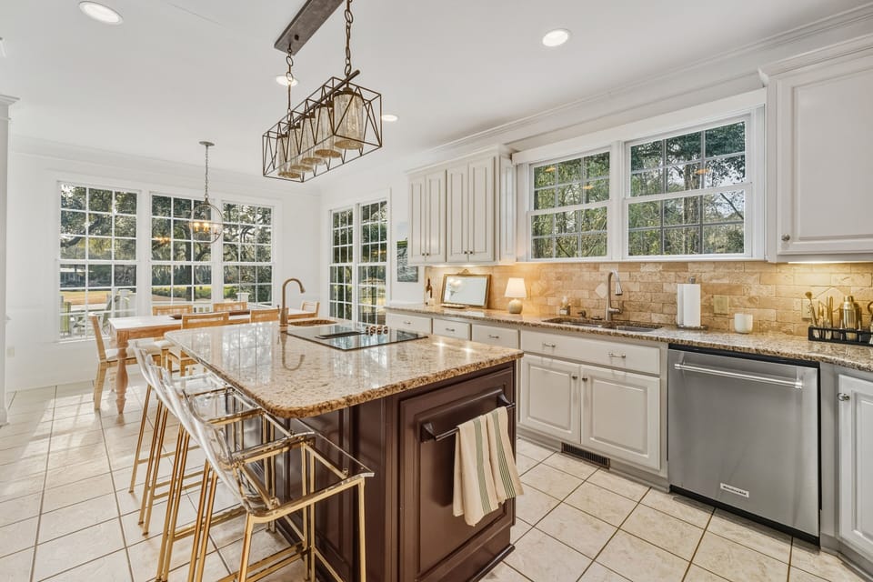 House, 5 Bedrooms | Private kitchen | Coffee/tea maker, fridge, oven, toaster