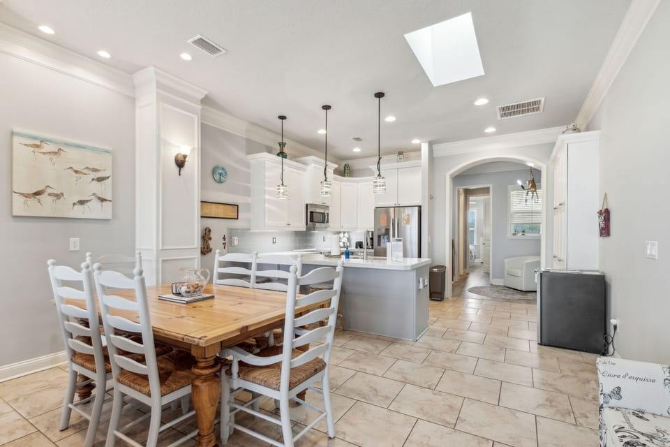 Townhome, 3 Bedrooms | Dining