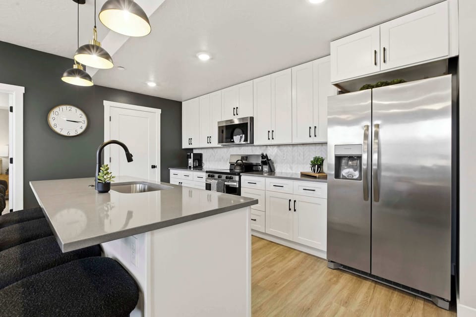 Condo, Multiple Beds, Kitchen, Mountain View (Sand Yeti) | Private kitchen