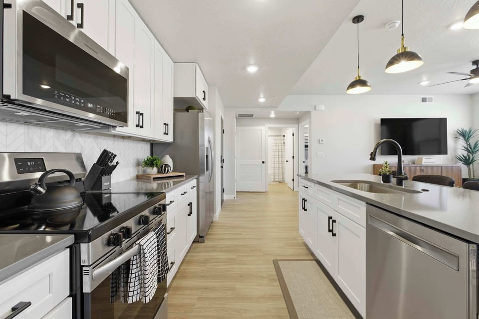 Condo, Multiple Beds, Kitchen, Mountain View (Sand Yeti) | Private kitchen