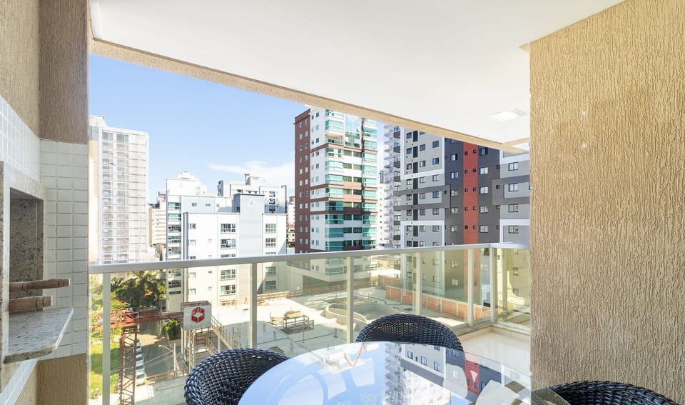 Basic Apartment | Outdoor dining
