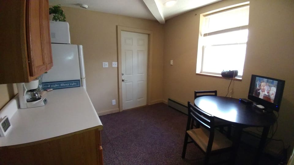 Basic Double Room, 1 Double Bed, Non Smoking, Refrigerator & Microwave | In-room dining