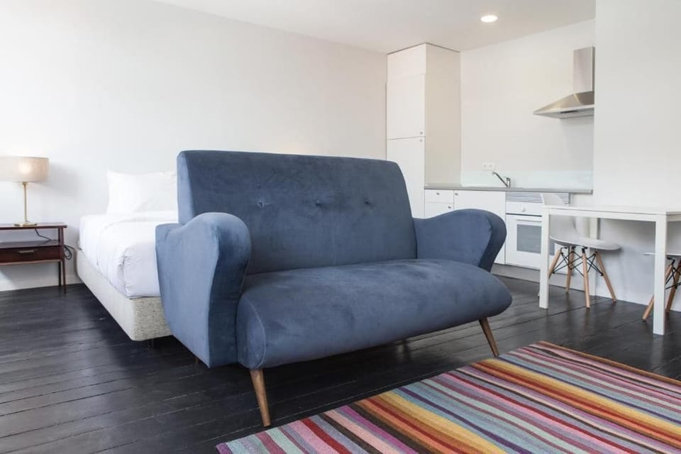 Classic Studio, City View | Free WiFi