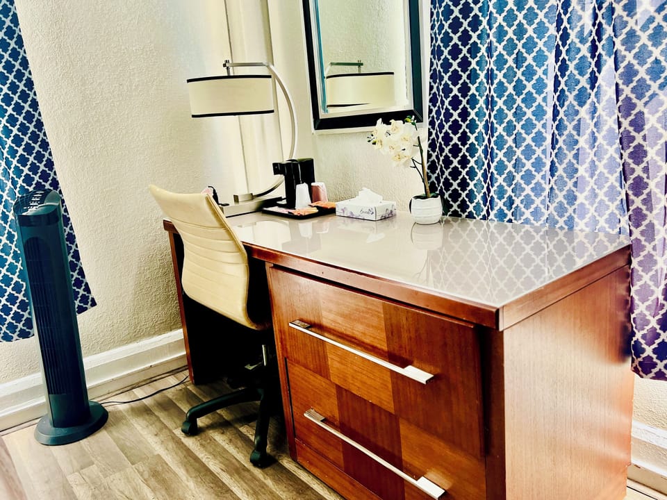 Standard Room, 1 Queen Bed, Private Bathroom | Desk, blackout drapes, free WiFi, bed sheets