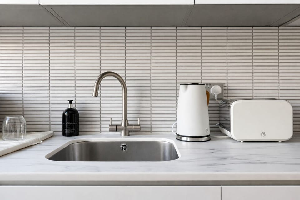 Modern Kitchen 