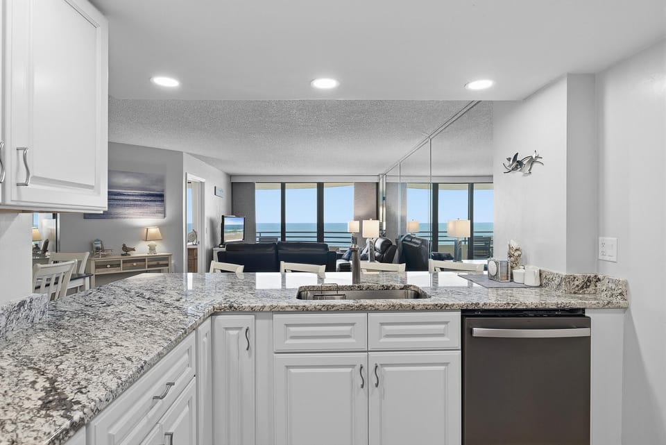 Condo, 1 King Bed (Sand Dollar 501) | Private kitchen | Oven, toaster