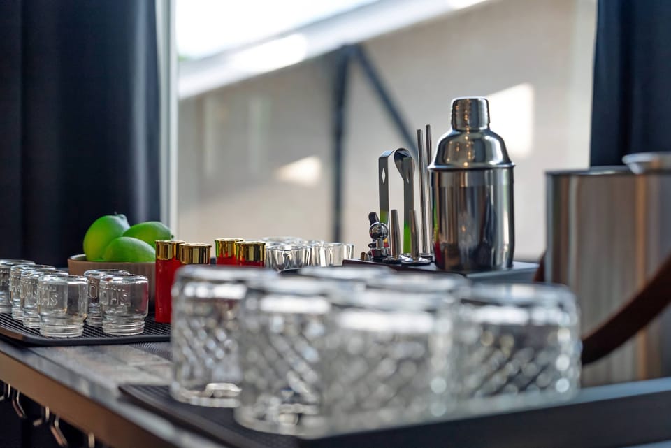 Your own Speakeasy full with Poker Table and Mini Bar