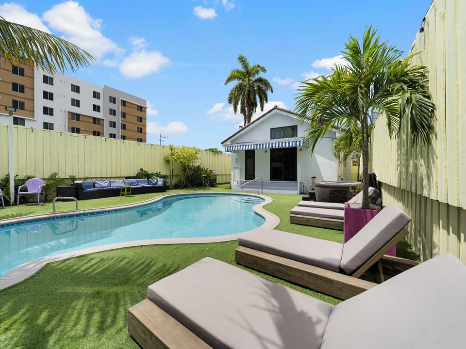Relax in style: pool with generous seating