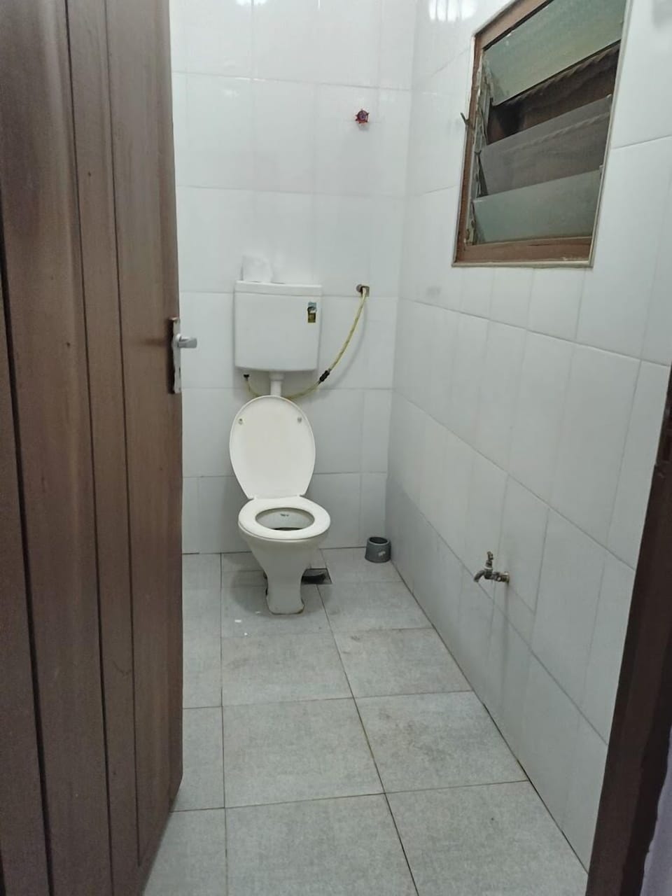 Deluxe Single Room | Bathroom | Shower, free toiletries, slippers, towels