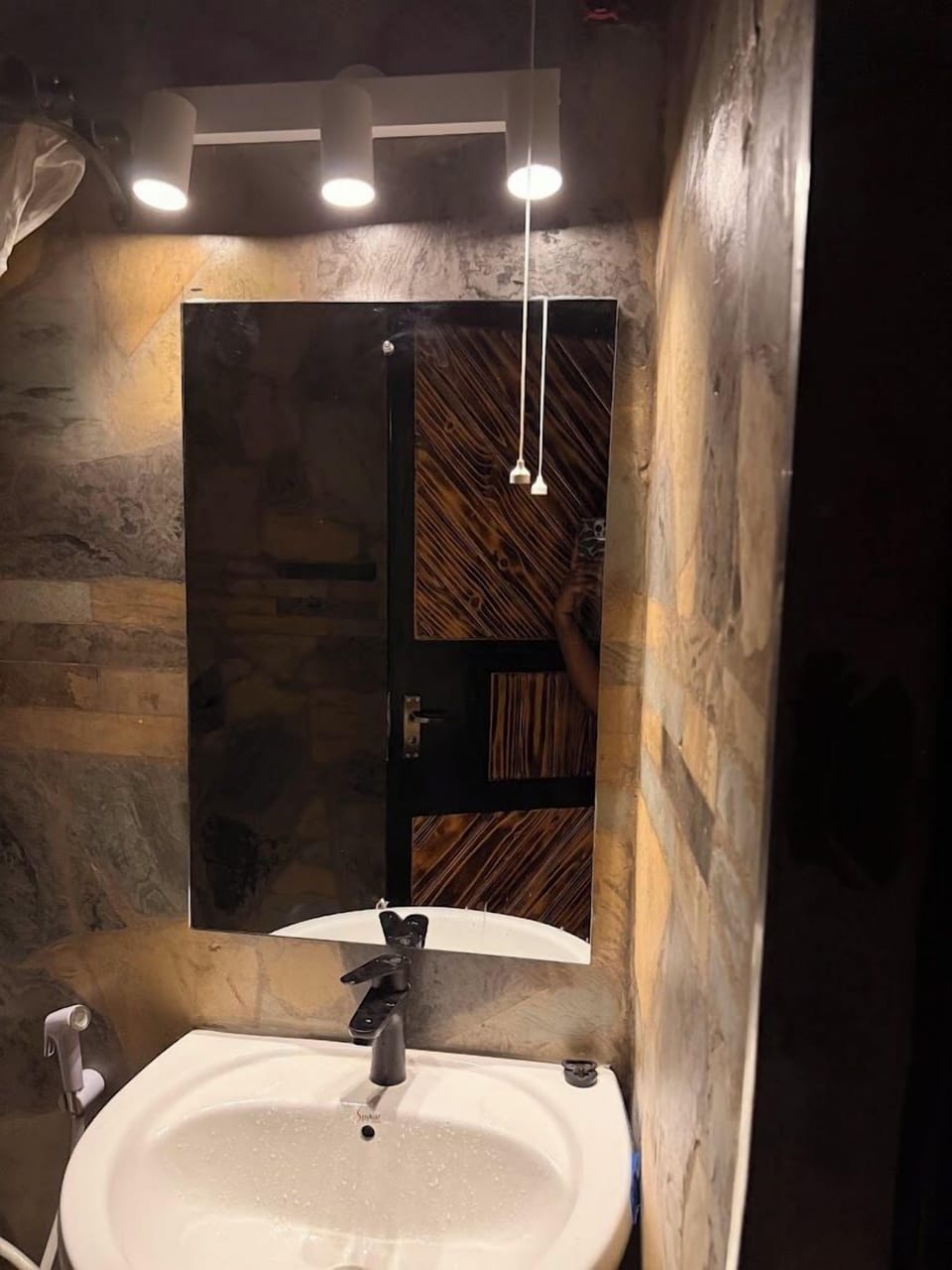 Deluxe Single Room | Free WiFi