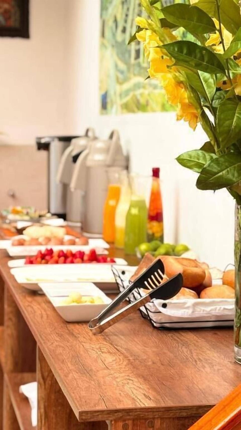 Free daily continental breakfast