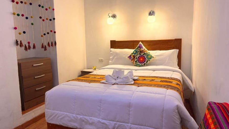 Standard Single Room, Balcony, Courtyard View | Desk, free WiFi
