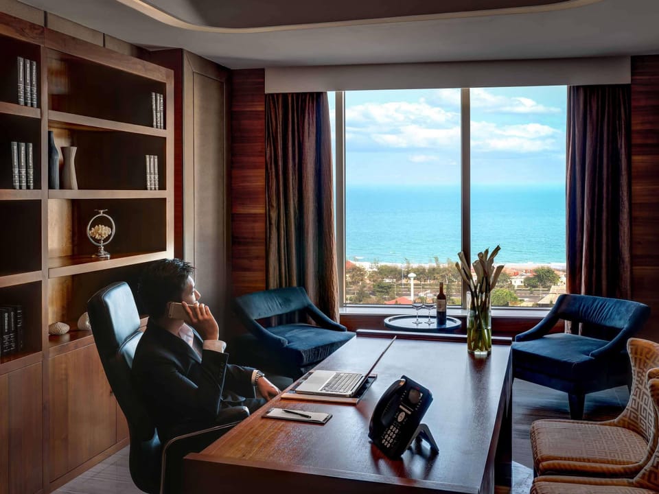 Presidential Suite, 2 Bedrooms, Club Lounge Access | 1 bedroom, premium bedding, minibar, in-room safe